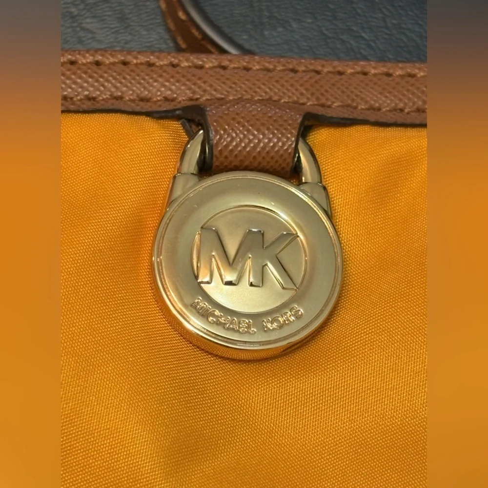 Michael Kors Kempton Medium Pocket Nylon Tote Handbag Purse Hunter Forest Yellow
